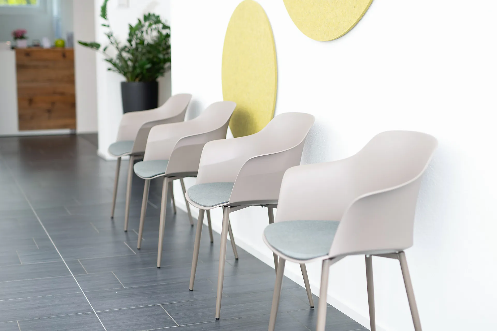 Corporate Design . Physio- und Ergotherapie Corporate Design . Physio- und Ergotherapie